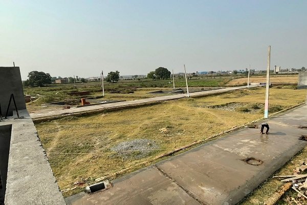 We are offering ,50 sq yards residential plots,in greater Noida