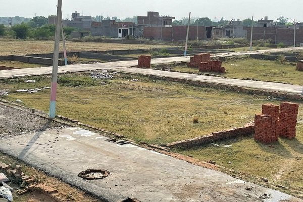We are offering ,60 sq yards residential plots,in greater Noida